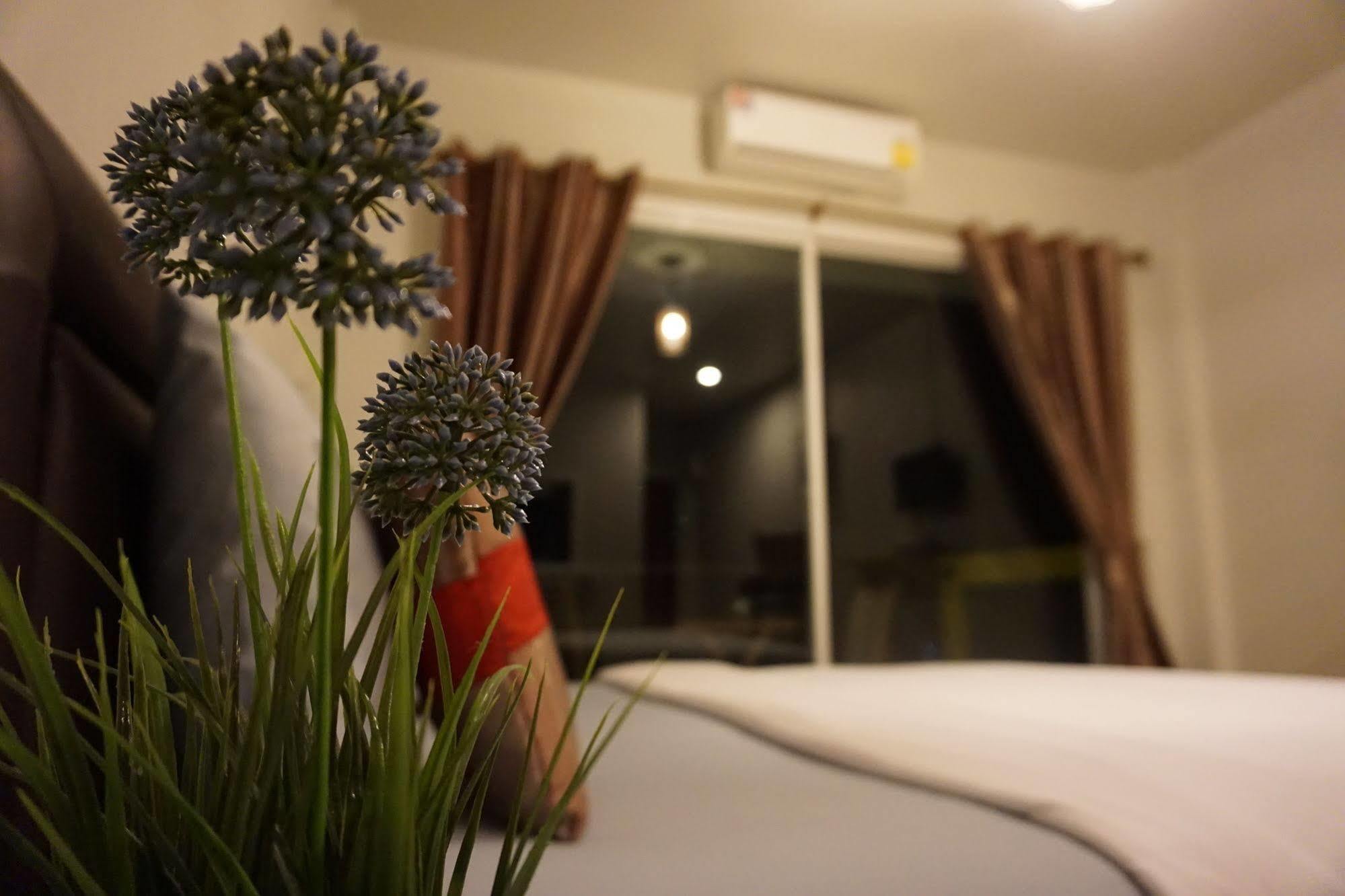 Hotel Lom La Lanta Ko Lanta Esterno foto