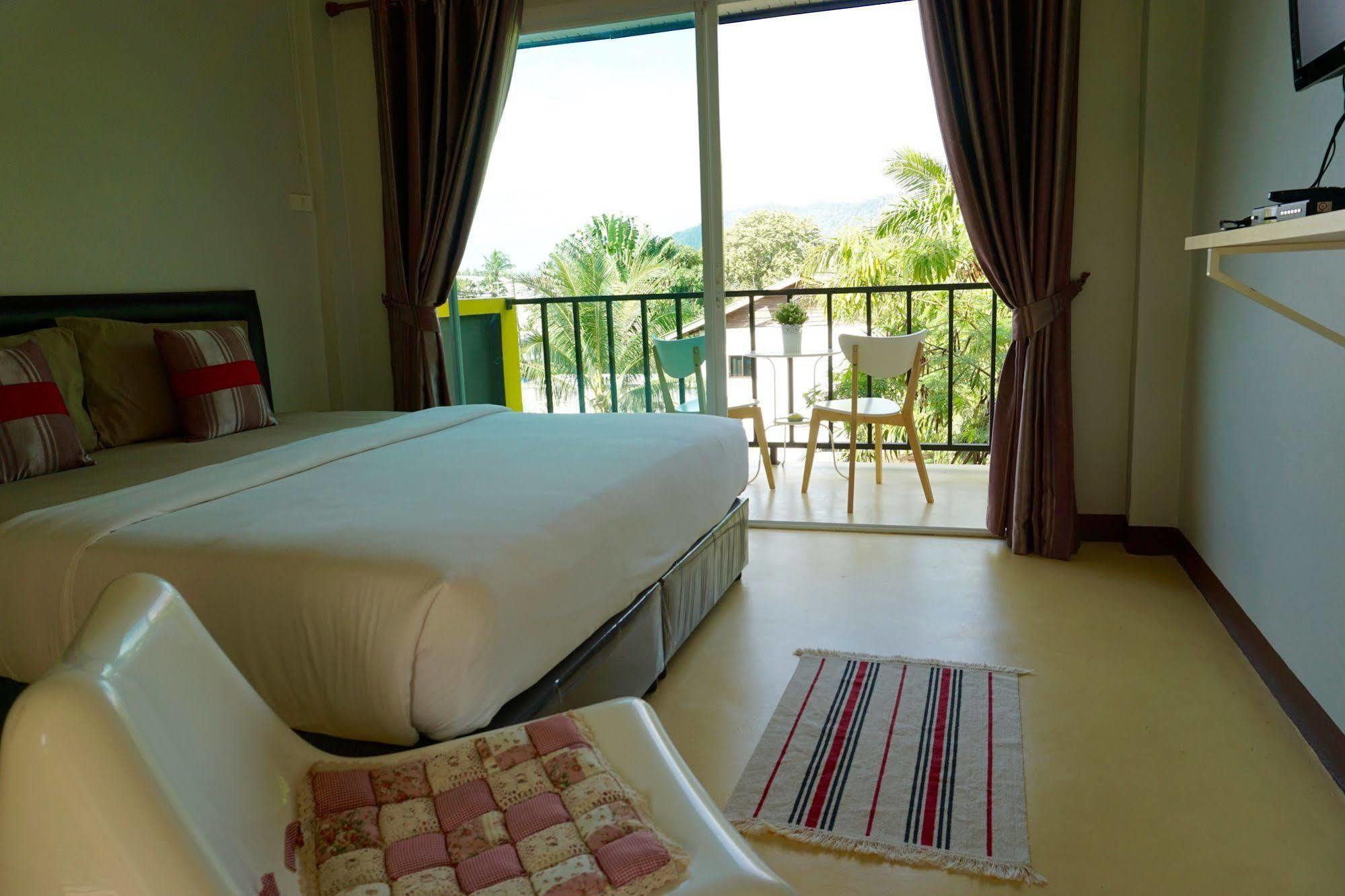 Hotel Lom La Lanta Ko Lanta Esterno foto