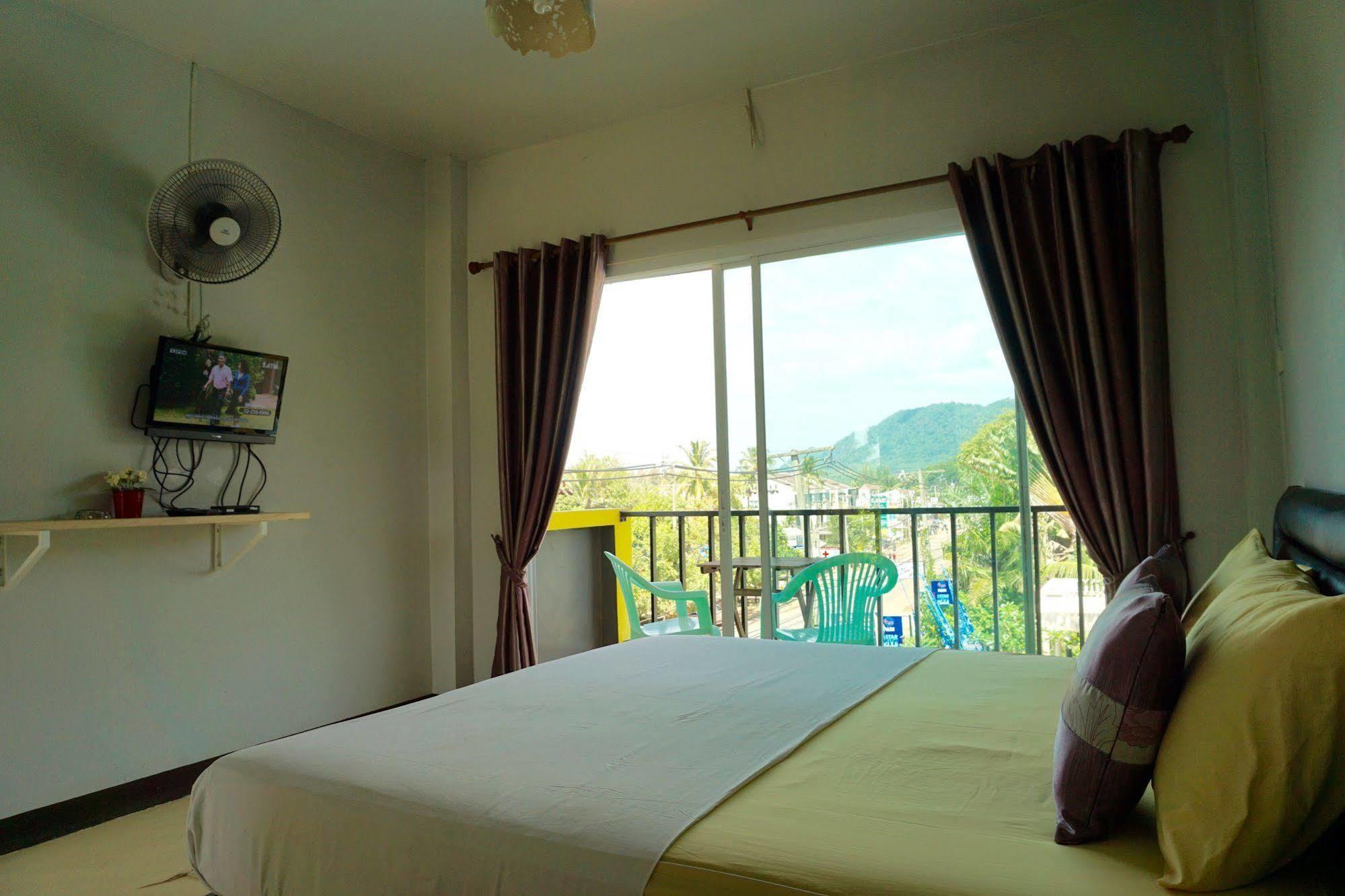 Hotel Lom La Lanta Ko Lanta Esterno foto