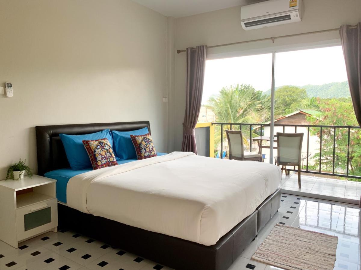 Hotel Lom La Lanta Ko Lanta Esterno foto